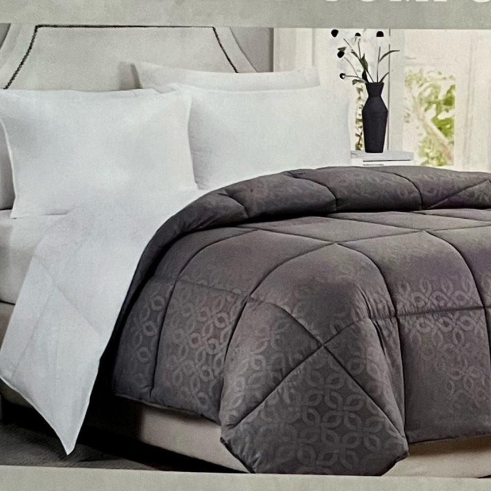 Bella Russo Reversable Comforter Gray NWT